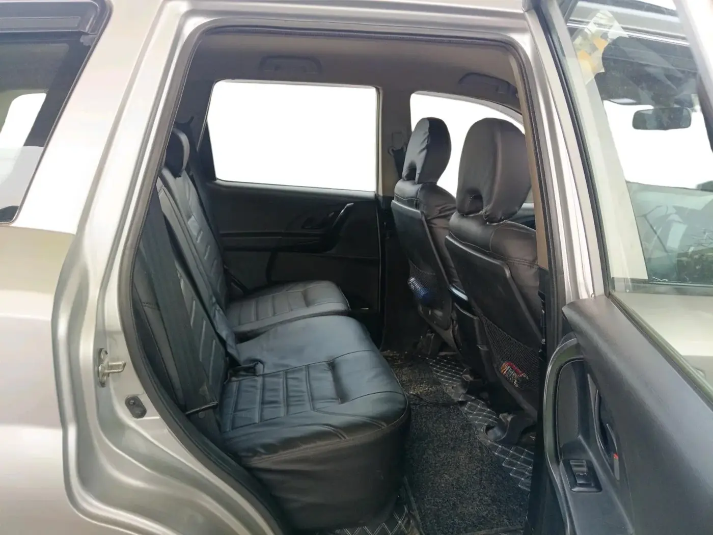2019 Mahindra XUV500 W5, Diesel, Manual, 1,17,000 km, interior