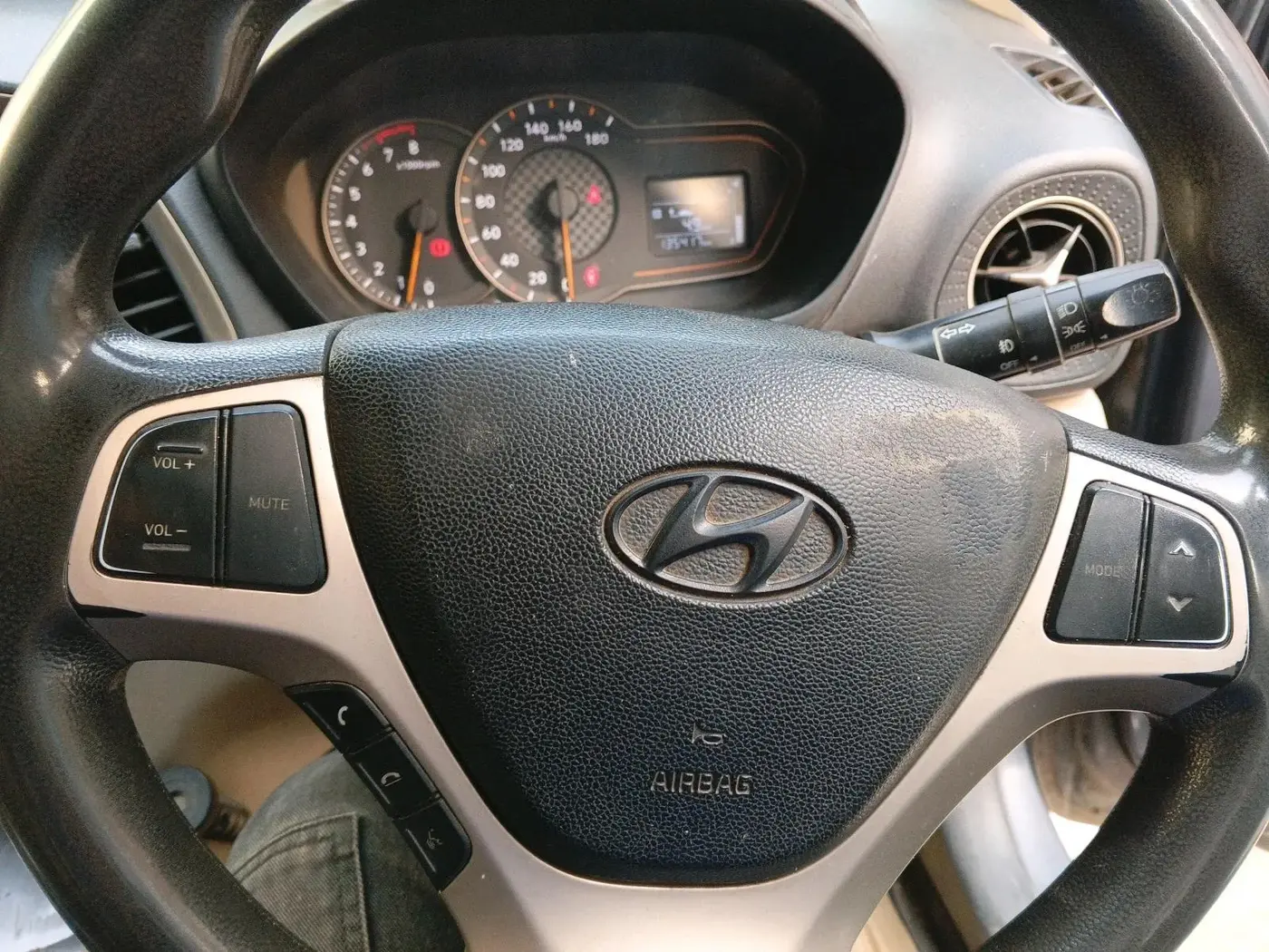 2018 Hyundai NEW SANTRO SPORTZ CNG, CNG, Manual, 1,35,417 km, interior