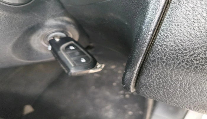 2017 Toyota Innova Crysta 2.4 GX 8 STR, Diesel, Manual, 1,71,972 km, interior