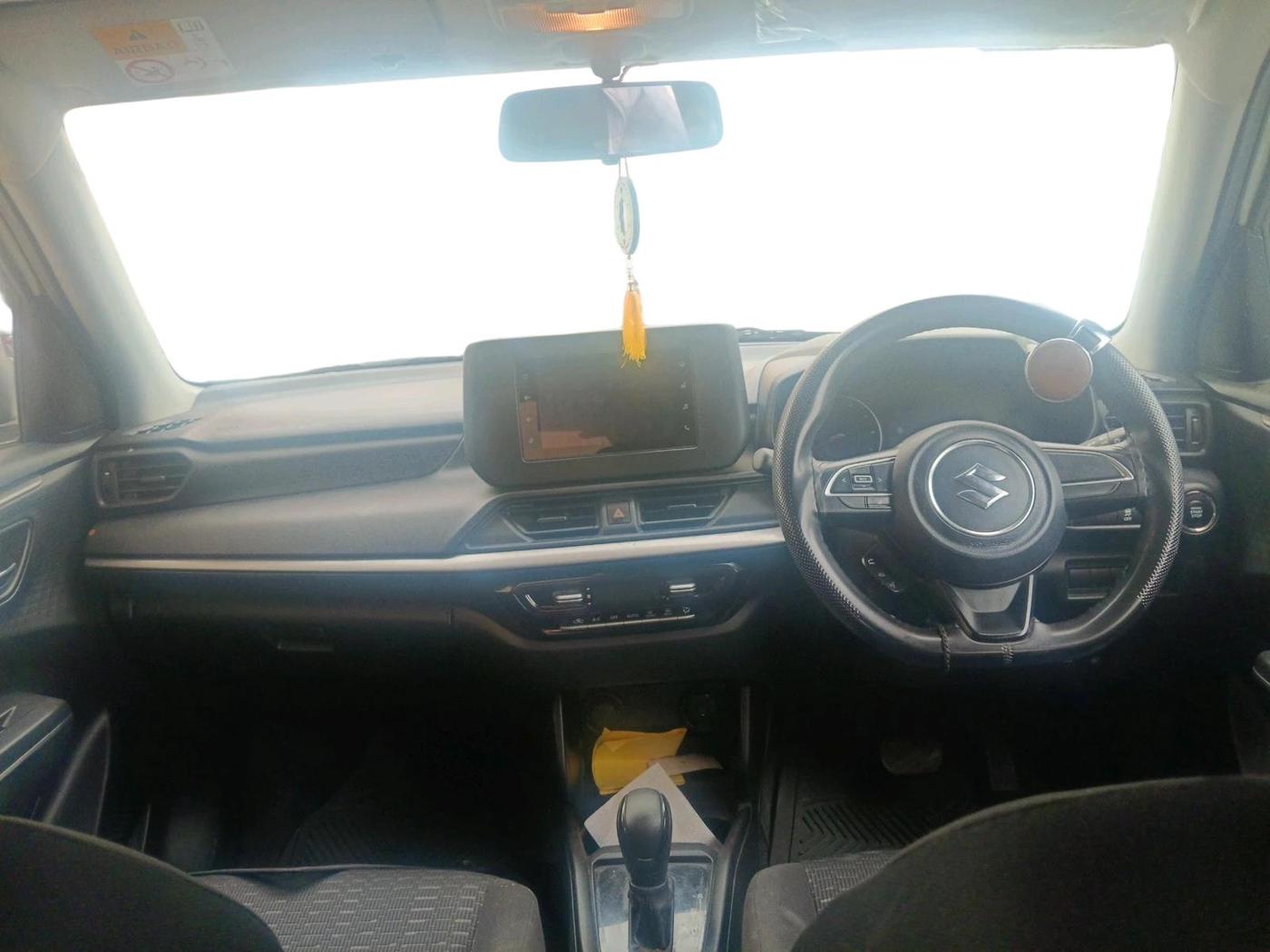 2025 Maruti Swift ZXi AMT, Petrol, Automatic, 20,276 km, interior