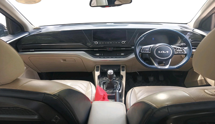 2022 KIA CARENS LUXURY PLUS 1.4 PETROL 7 STR, Petrol, Manual, 37,055 km, interior