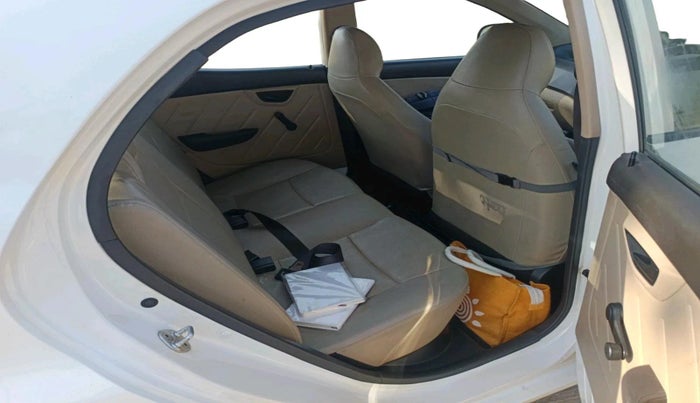 2018 Hyundai Eon ERA +, CNG, Manual, 1,20,000 km, interior