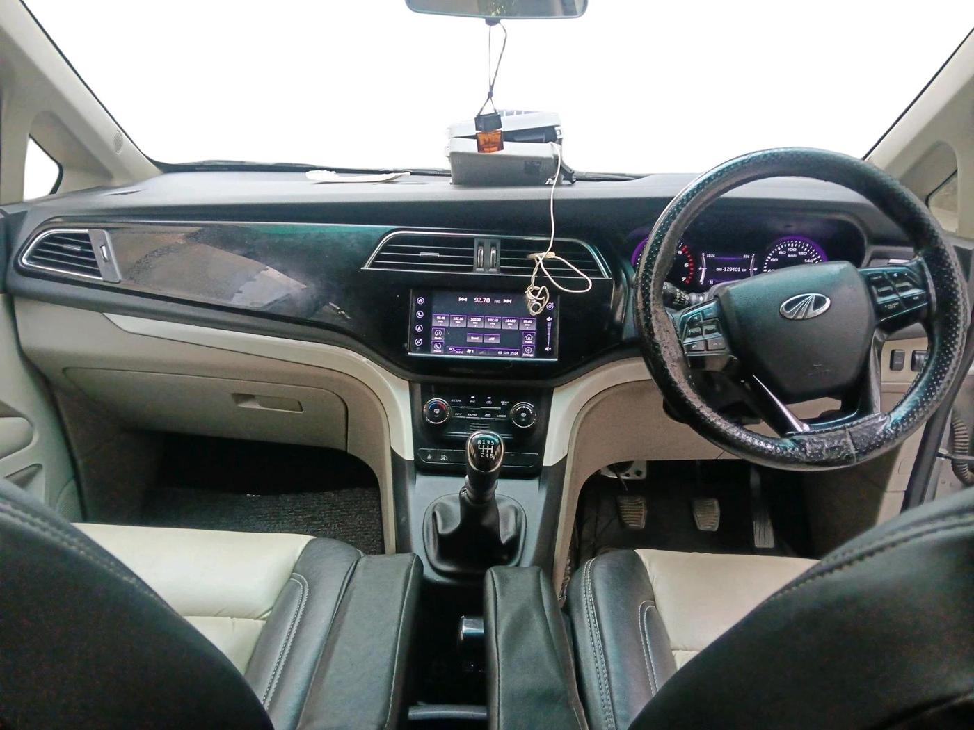 2018 Mahindra MARAZZO M8 7 STR, Diesel, Manual, 1,29,401 km, interior