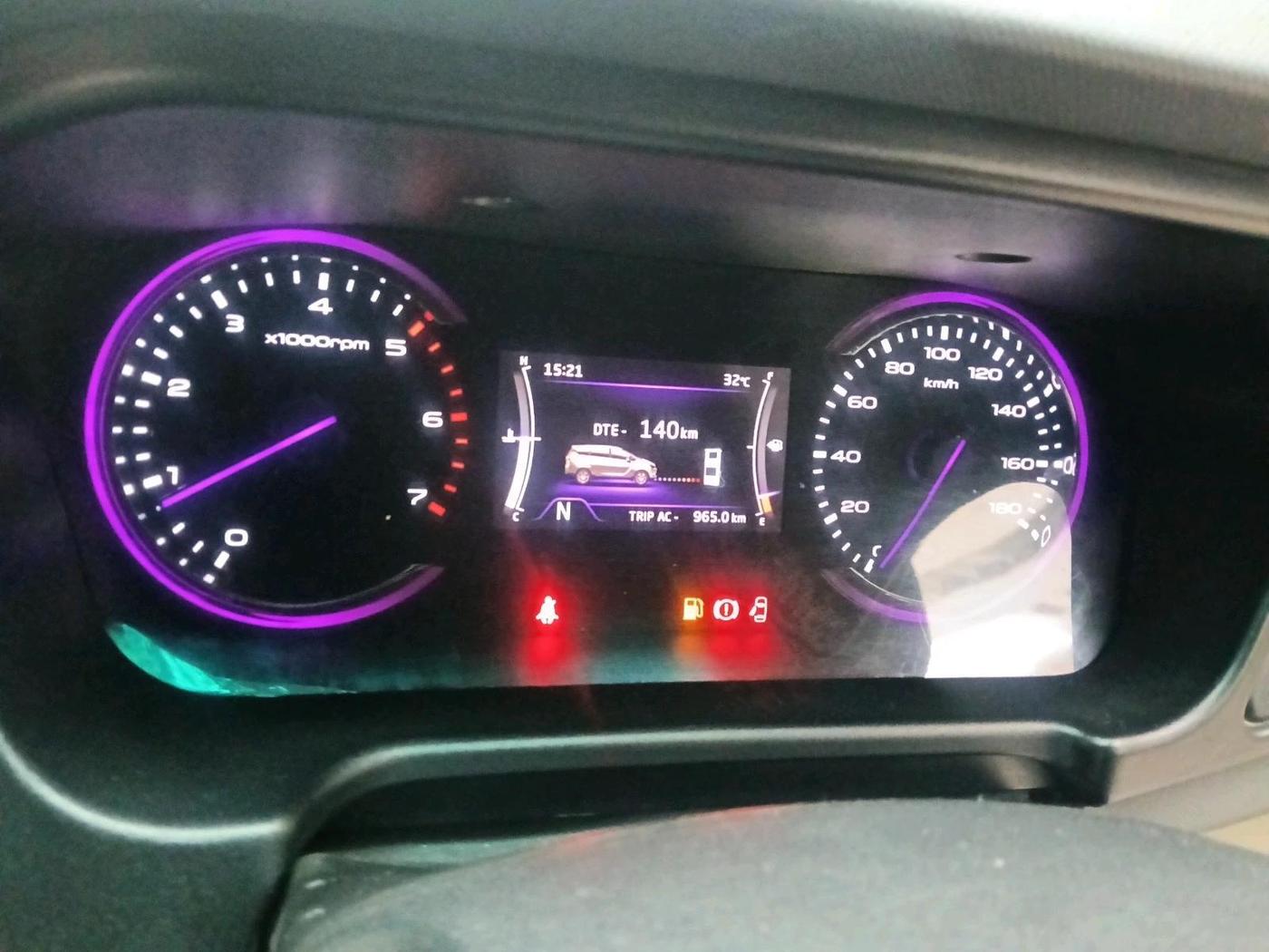 2018 Mahindra MARAZZO M8 7 STR, Diesel, Manual, 1,29,401 km, interior