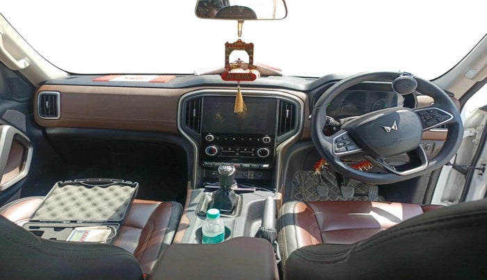 2024 Mahindra SCORPIO-N Z6 DIESEL MT 2WD 7 STR, Diesel, Manual, 29,834 km, interior