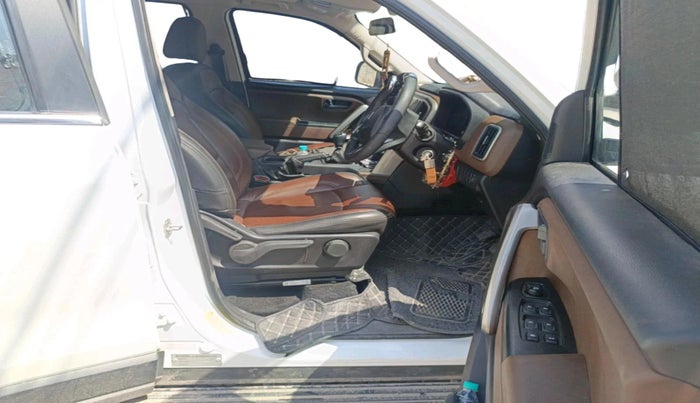 2024 Mahindra SCORPIO-N Z6 DIESEL MT 2WD 7 STR, Diesel, Manual, 29,834 km, interior