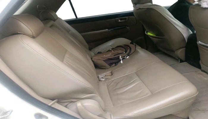 2016 Toyota Fortuner 3.0 4X2 MT, Diesel, Manual, 2,04,605 km, interior