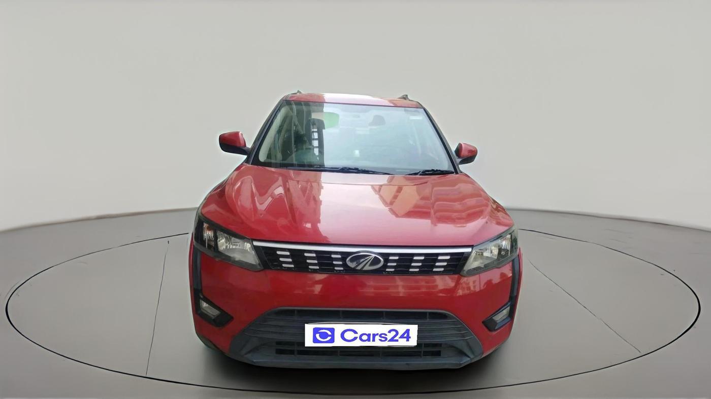 2019 Mahindra XUV300 W6 1.5 DIESEL, Diesel, Manual, 1,31,256 km, exterior