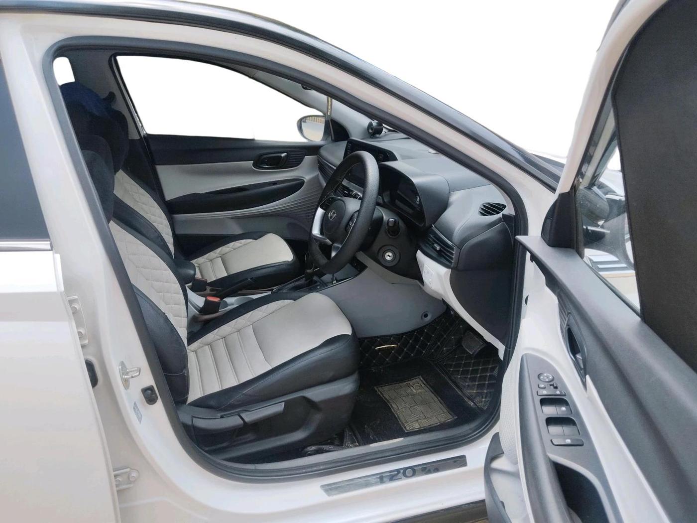 2024 Hyundai NEW I20 SPORTZ 1.2 IVT, Petrol, Automatic, 10,731 km, interior