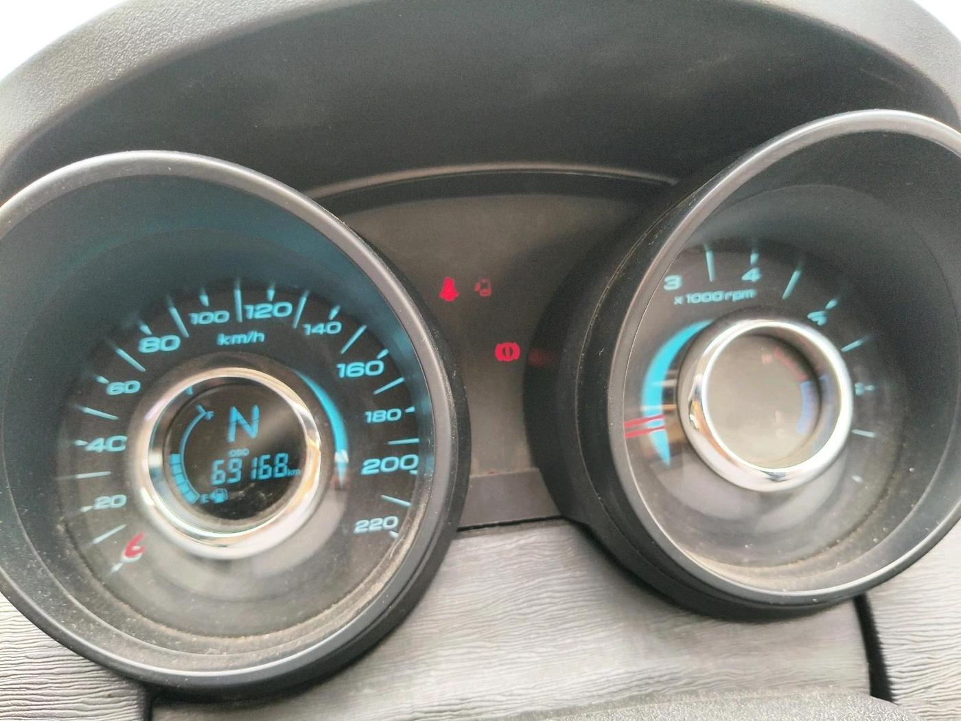 2019 Mahindra XUV500 W5, Diesel, Manual, 69,168 km, interior