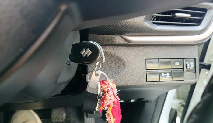 2024 Maruti BREZZA VXI S-CNG, CNG, Manual, 21,951 km, interior