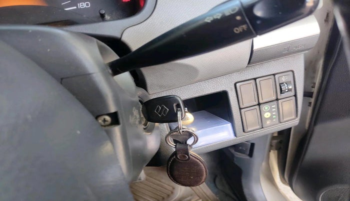 2011 Maruti Wagon R 1.0 LXI CNG, CNG, Manual, 2,31,096 km, interior