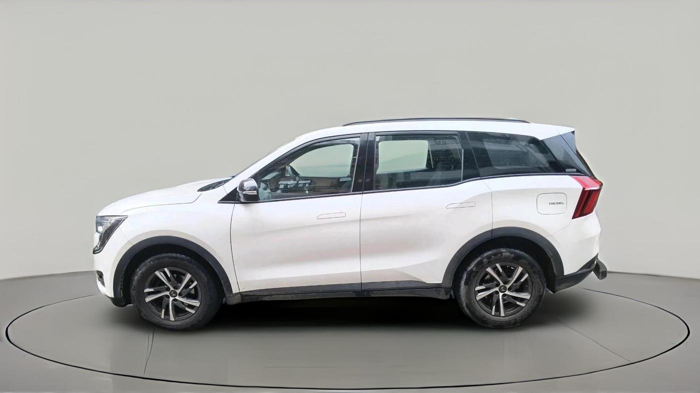2023 Mahindra XUV700 AX 5 D MT 7 STR, Diesel, Manual, 55,113 km, exterior