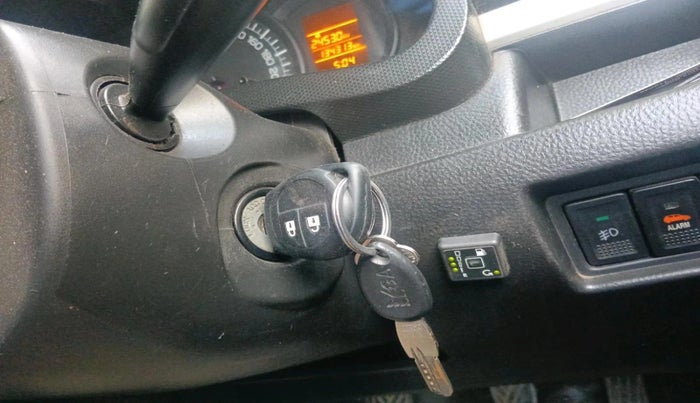 2017 Maruti Swift LXI (O), CNG, Manual, 1,34,313 km, interior