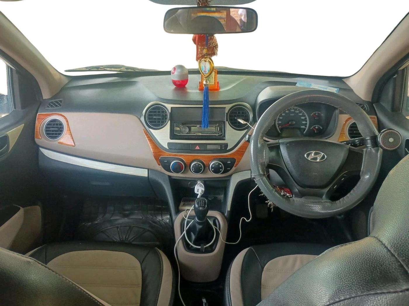 2016 Hyundai Grand i10 MAGNA 1.2 KAPPA VTVT, Petrol, Manual, 1,09,787 km, interior