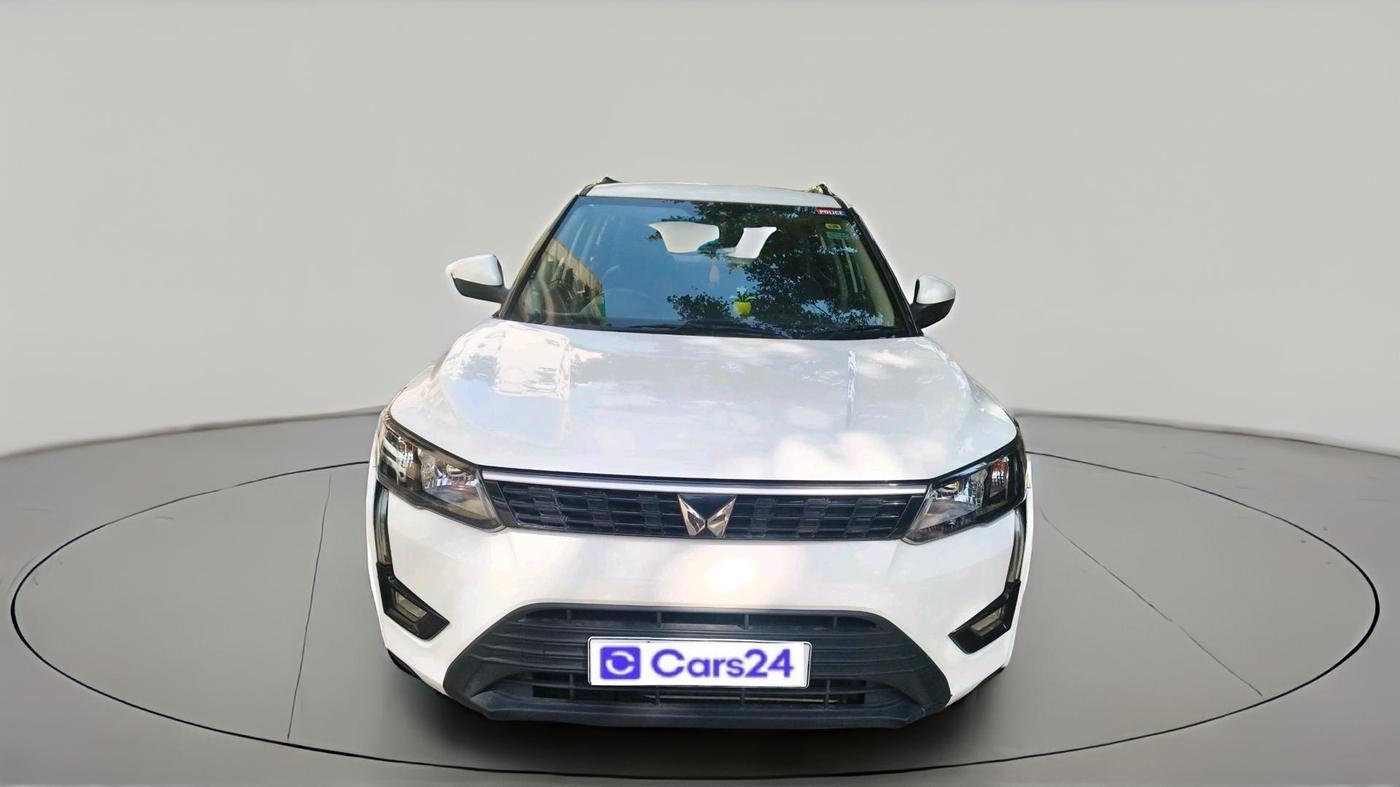 2023 Mahindra XUV300 W4 1.2 PETROL, Petrol, Manual, 21,209 km, exterior
