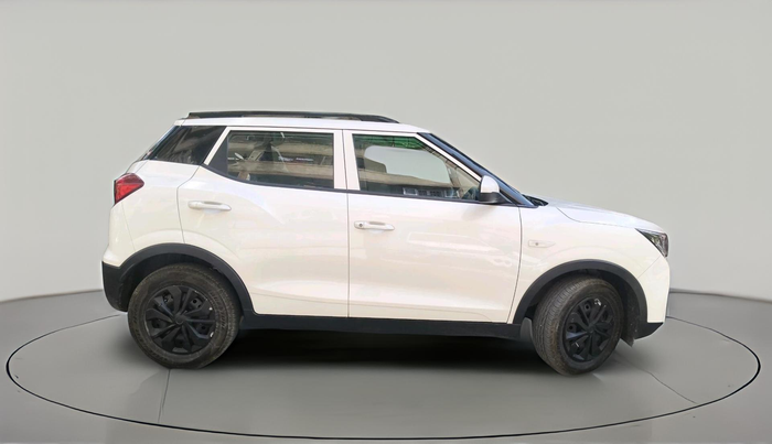 2023 Mahindra XUV300 W4 1.2 PETROL, Petrol, Manual, 21,209 km, exterior