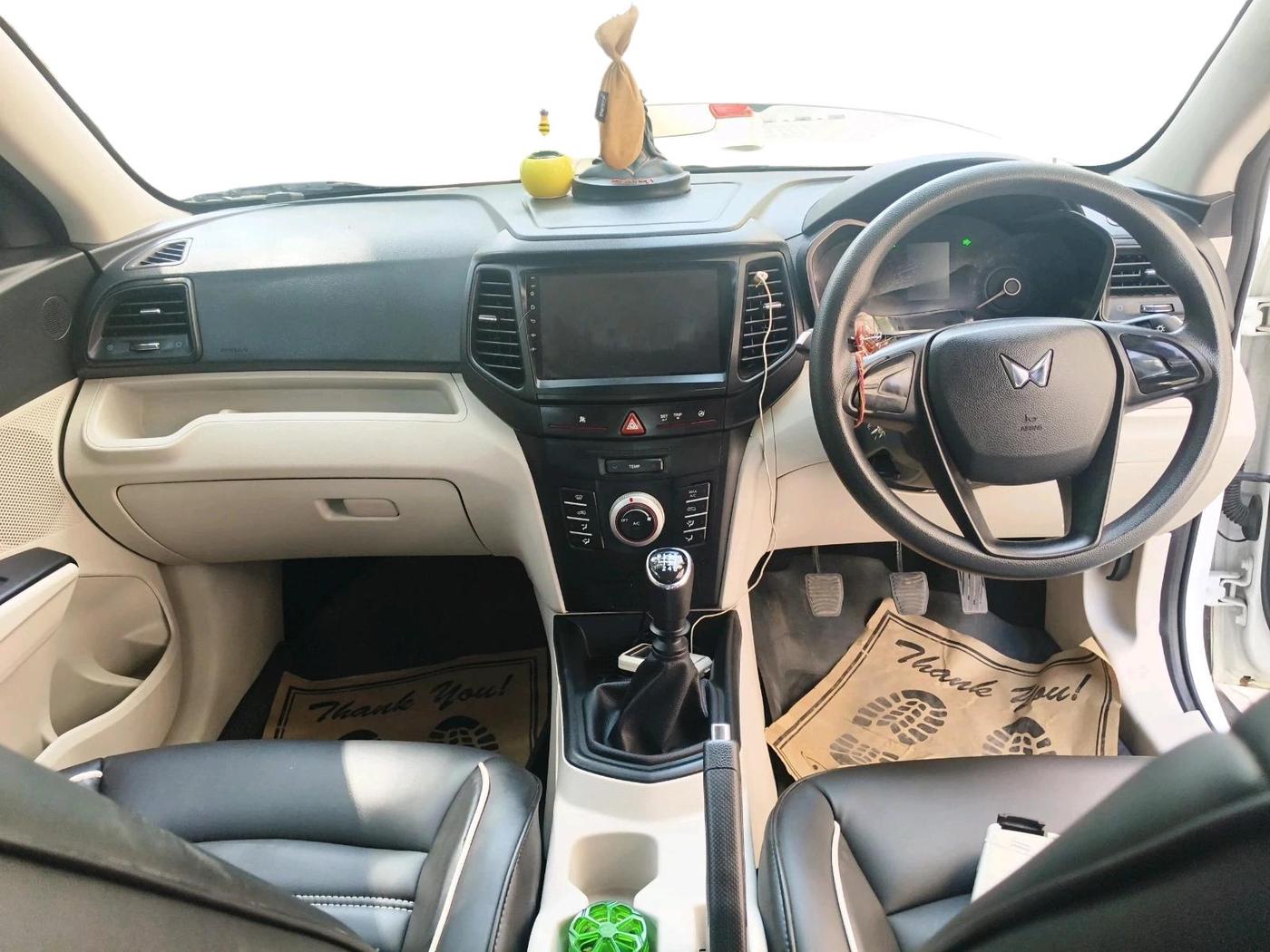 2023 Mahindra XUV300 W4 1.2 PETROL, Petrol, Manual, 21,209 km, interior