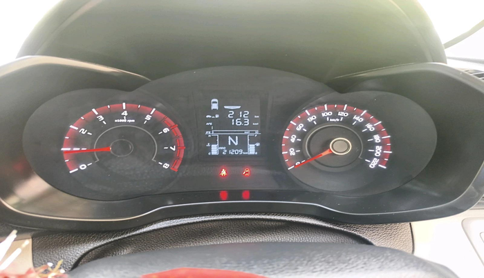 2023 Mahindra XUV300 W4 1.2 PETROL, Petrol, Manual, 21,209 km, interior