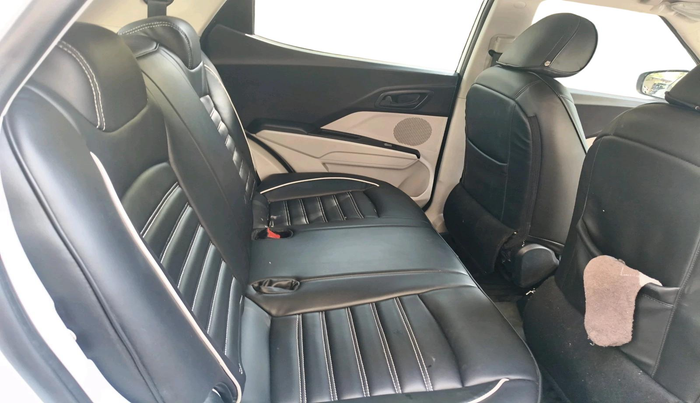 2023 Mahindra XUV300 W4 1.2 PETROL, Petrol, Manual, 21,209 km, interior