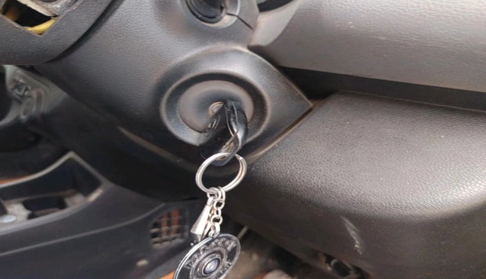 2018 Renault Kwid RXT 1.0 (O), Petrol, Manual, 35,575 km, interior