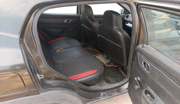 2018 Renault Kwid RXT 1.0 (O), Petrol, Manual, 35,575 km, interior