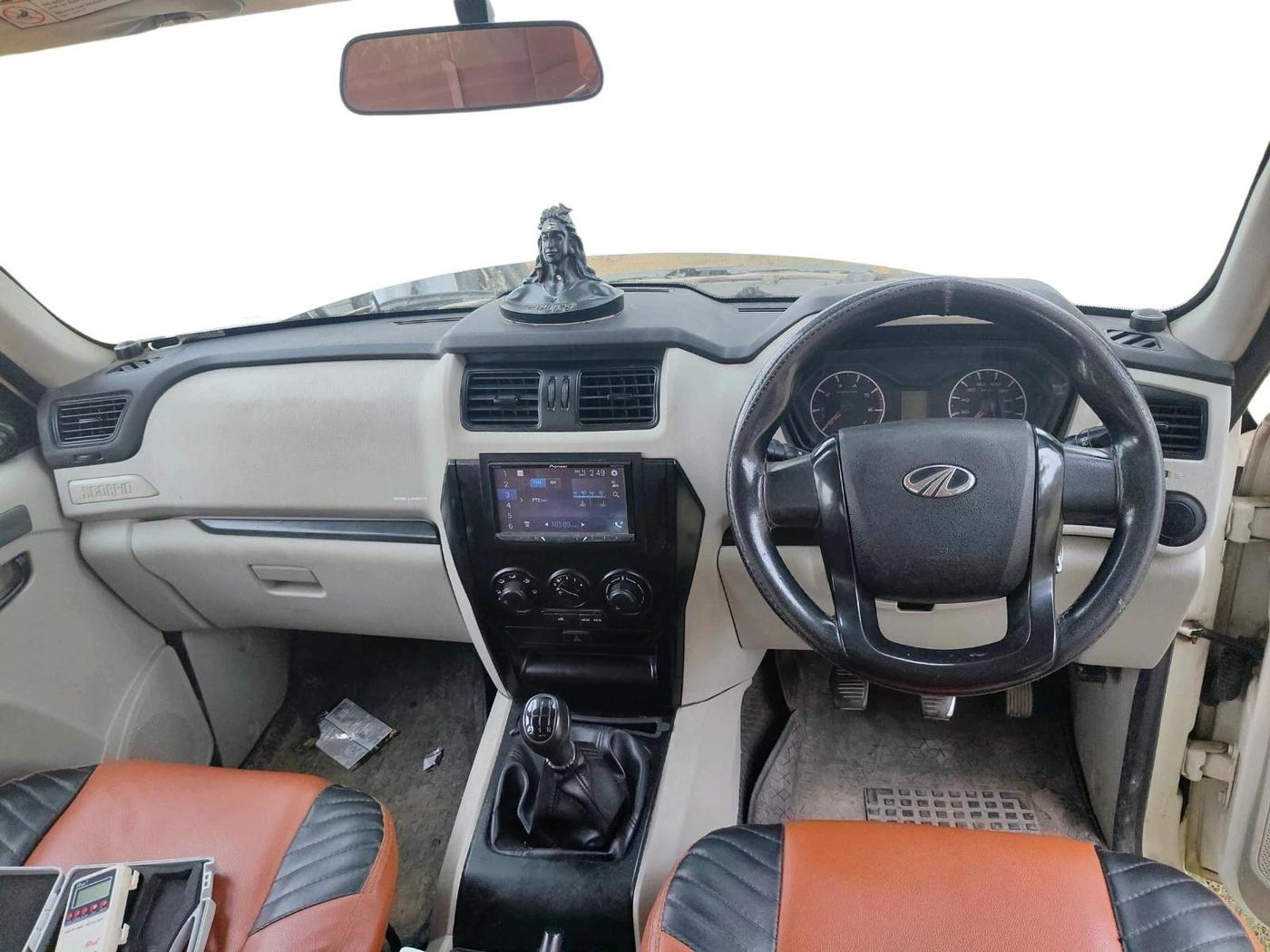 2019 Mahindra Scorpio S5, Diesel, Manual, 1,08,543 km, interior