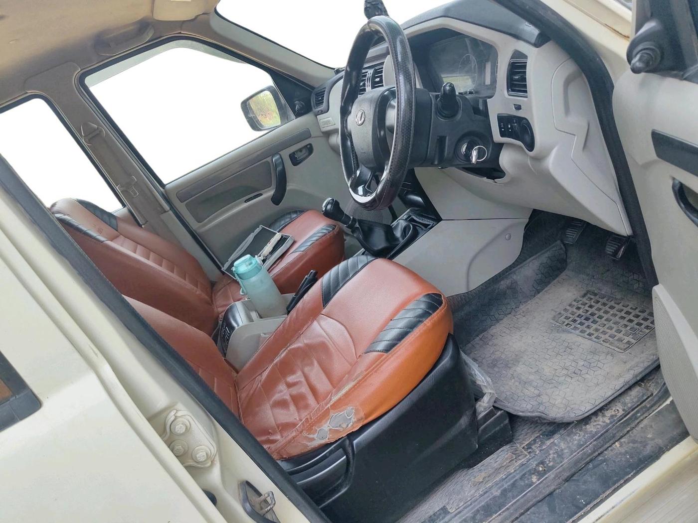 2019 Mahindra Scorpio S5, Diesel, Manual, 1,08,543 km, interior