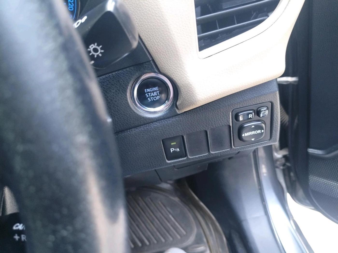 2015 Toyota Corolla Altis VL CVT PETROL, Petrol, Automatic, 1,62,220 km, interior