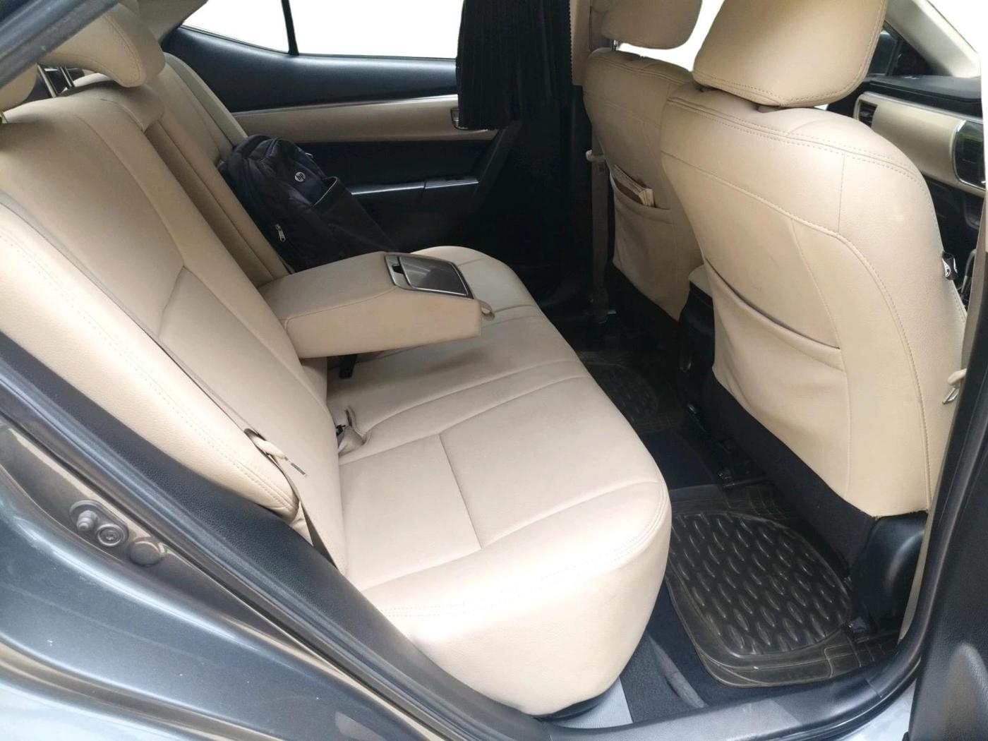 2015 Toyota Corolla Altis VL CVT PETROL, Petrol, Automatic, 1,62,220 km, interior