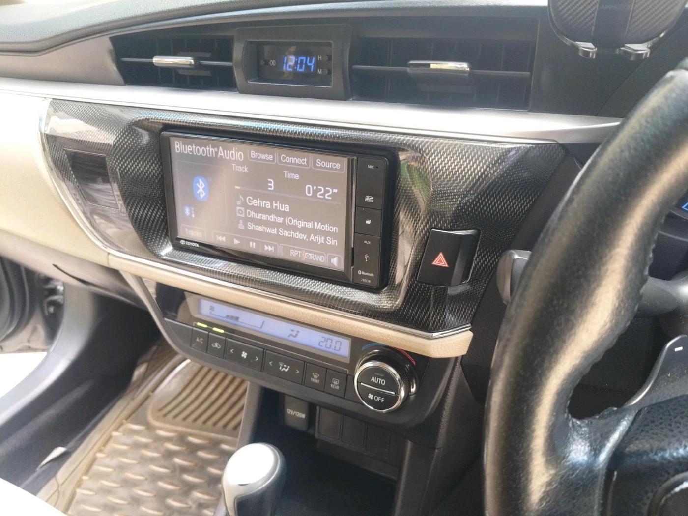2015 Toyota Corolla Altis VL CVT PETROL, Petrol, Automatic, 1,62,220 km, interior