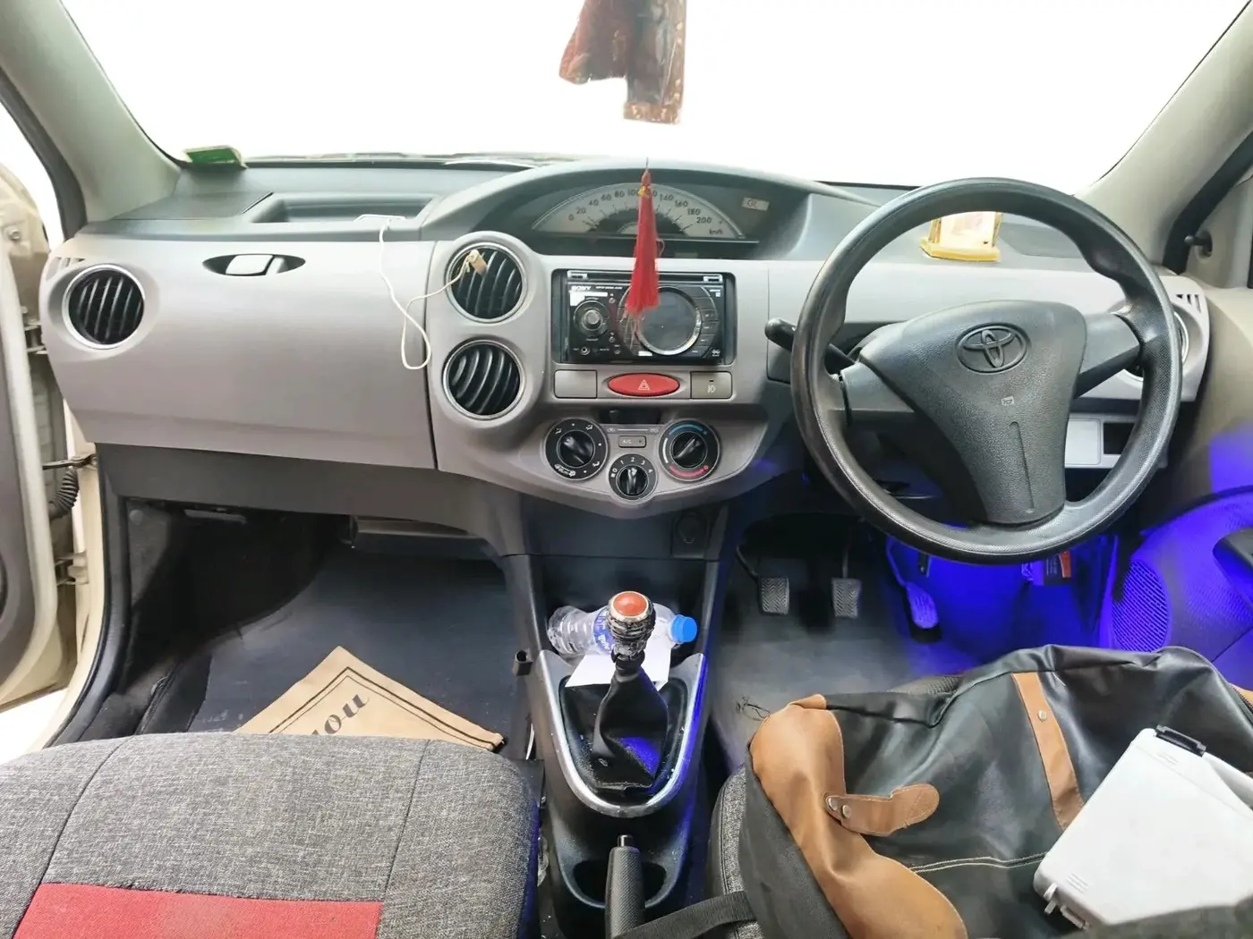 2011 Toyota Etios G, Petrol, Manual, 52,249 km, interior
