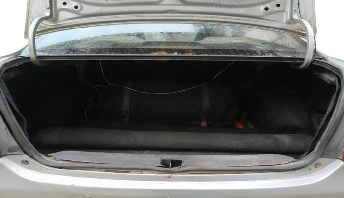 2011 Toyota Etios V, CNG, Manual, 1,50,396 km, exterior