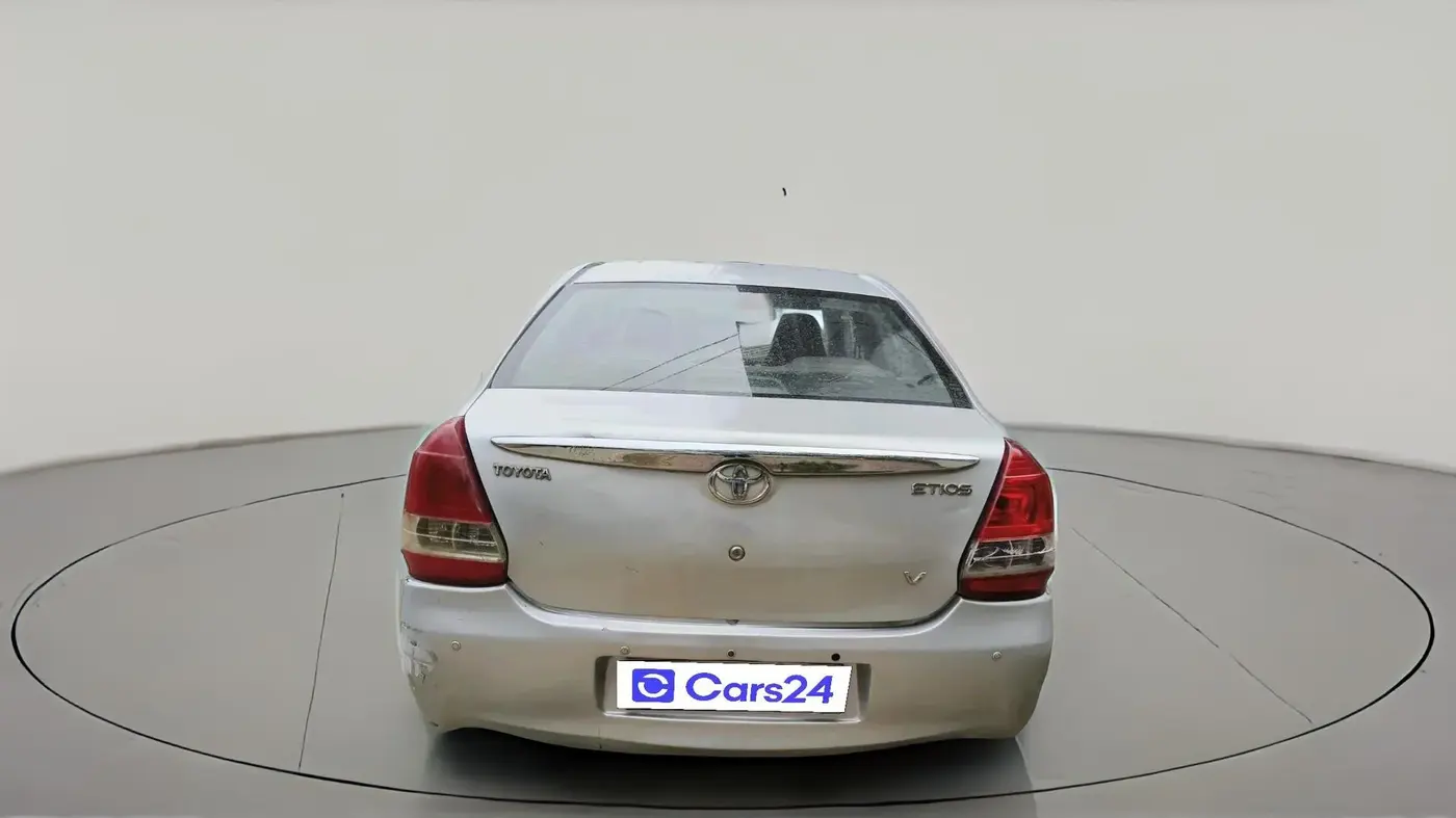 2011 Toyota Etios V, CNG, Manual, 1,50,396 km, exterior