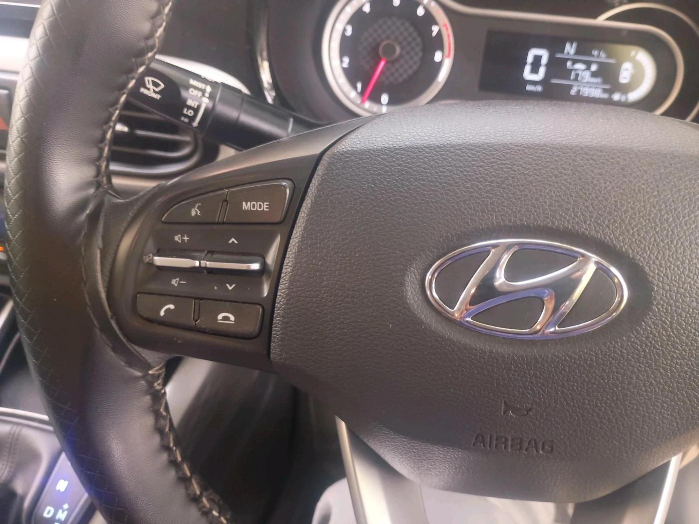 2022 Hyundai GRAND I10 NIOS SPORTZ AMT 1.2 KAPPA VTVT, Petrol, Automatic, 27,998 km, interior