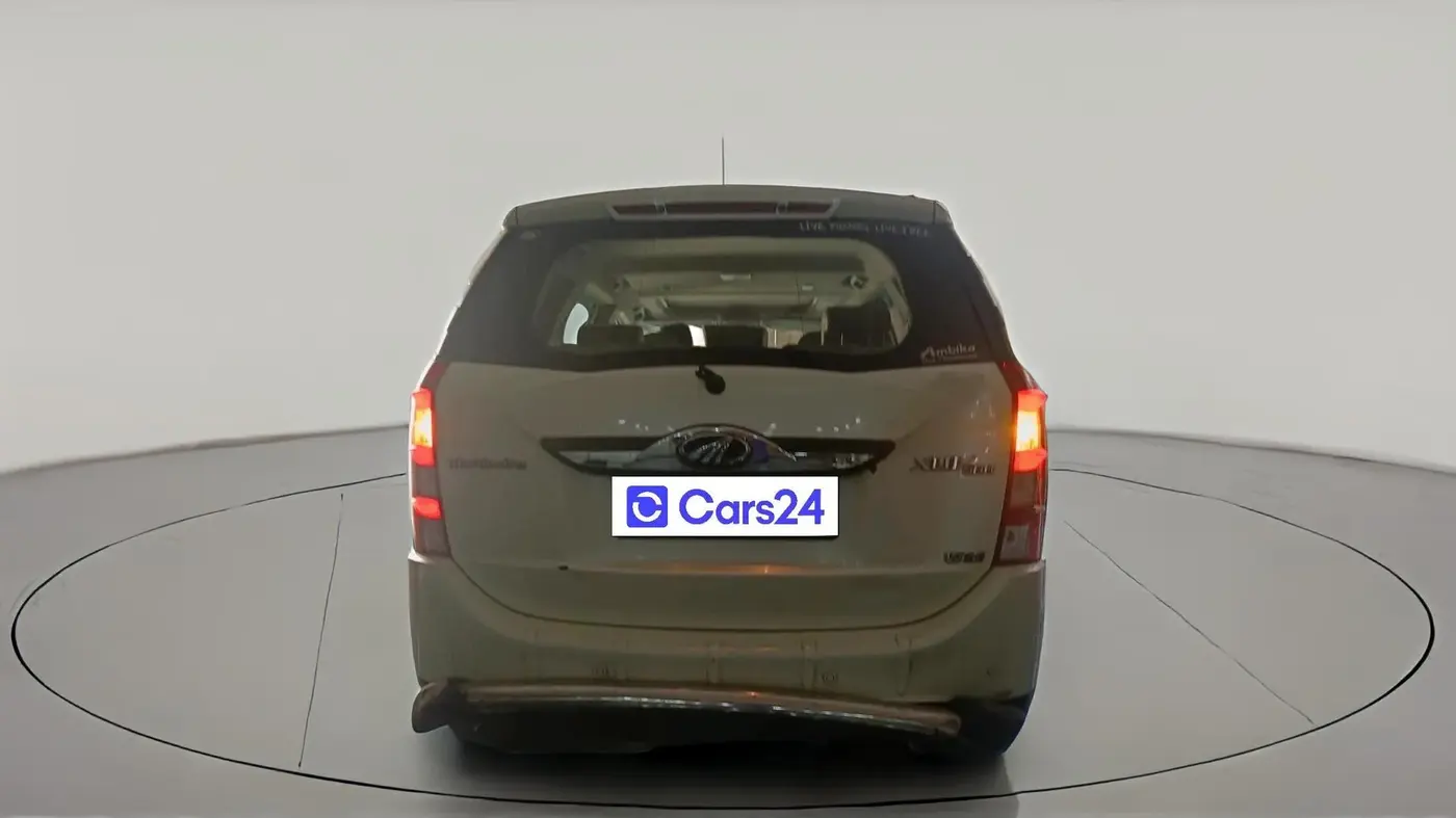 2017 Mahindra XUV500 W10 1.99, Diesel, Manual, 57,591 km, exterior
