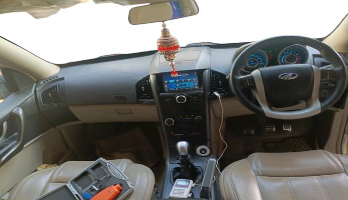 2017 Mahindra XUV500 W10 1.99, Diesel, Manual, 57,591 km, interior