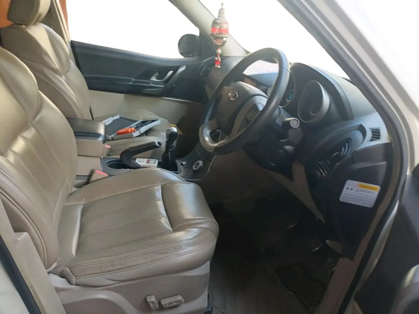 2017 Mahindra XUV500 W10 1.99, Diesel, Manual, 57,591 km, interior