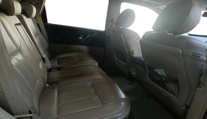 2017 Mahindra XUV500 W10 1.99, Diesel, Manual, 57,591 km, interior