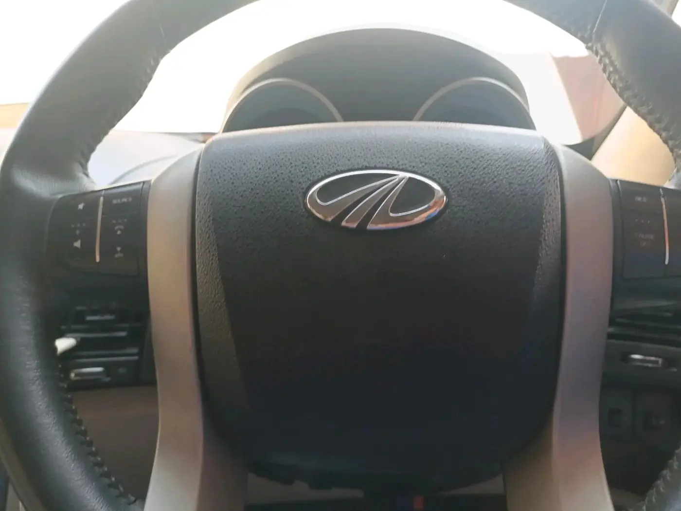 2017 Mahindra XUV500 W10 1.99, Diesel, Manual, 57,591 km, interior