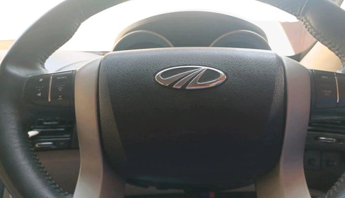 2017 Mahindra XUV500 W10 1.99, Diesel, Manual, 57,591 km, interior