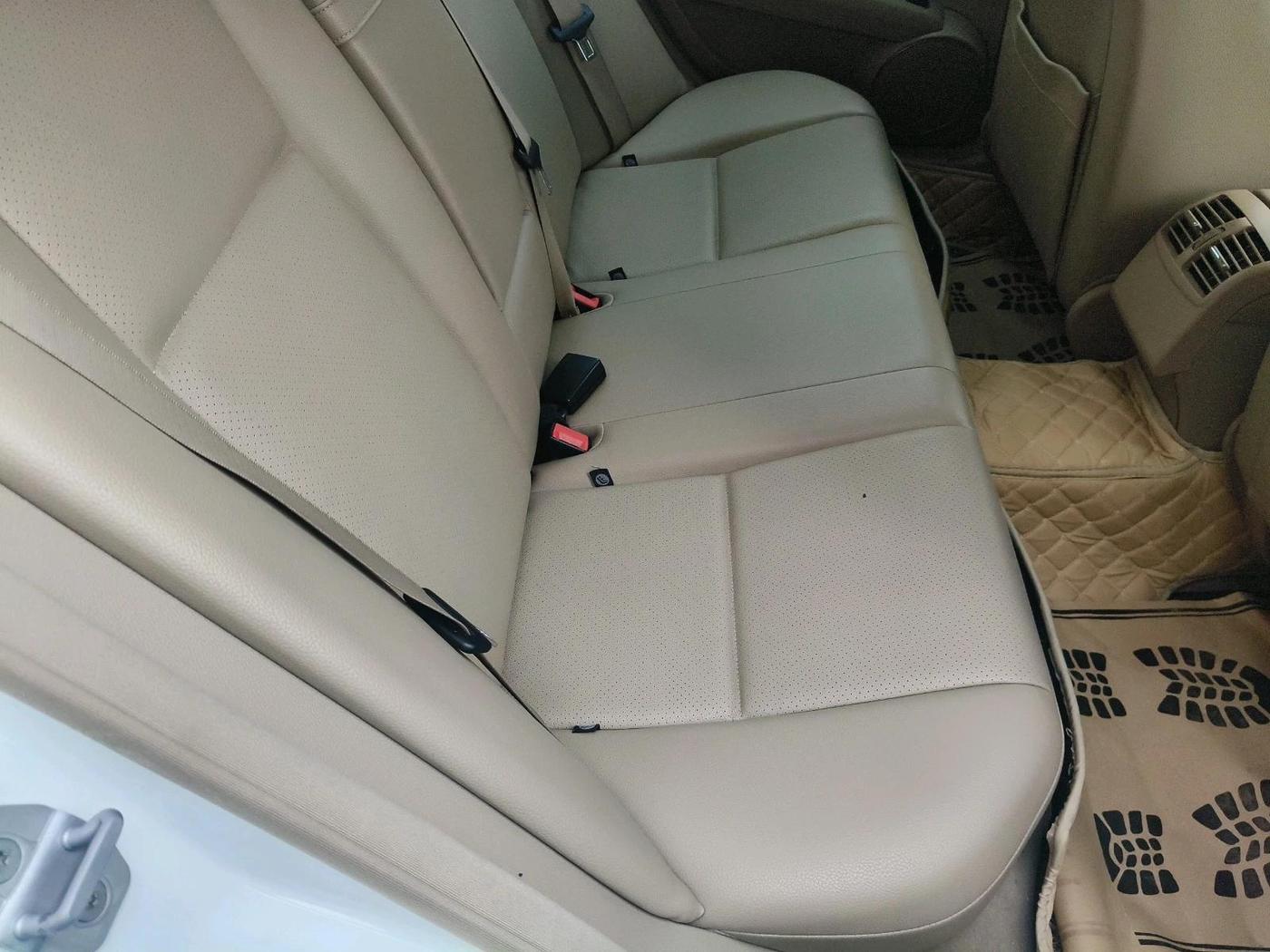 2013 Mercedes Benz C Class 200 CGI AVANTGARDE, Petrol, Automatic, 49,881 km, interior