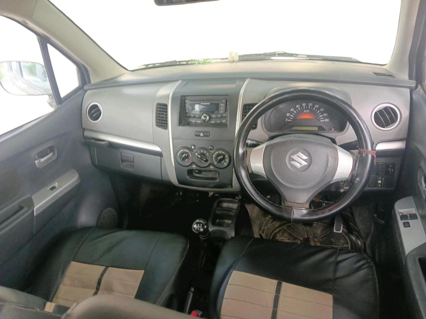 2012 Maruti Wagon R 1.0 LXI CNG, CNG, Manual, 1,19,823 km, interior
