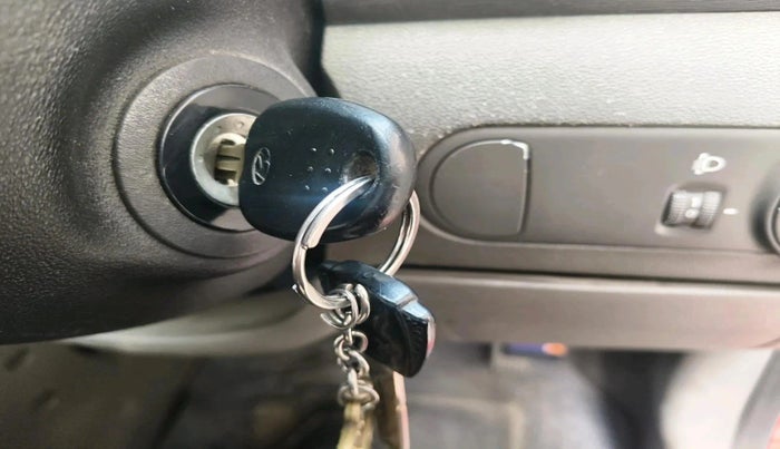 2013 Hyundai i10 MAGNA 1.1, Petrol, Manual, 39,839 km, interior