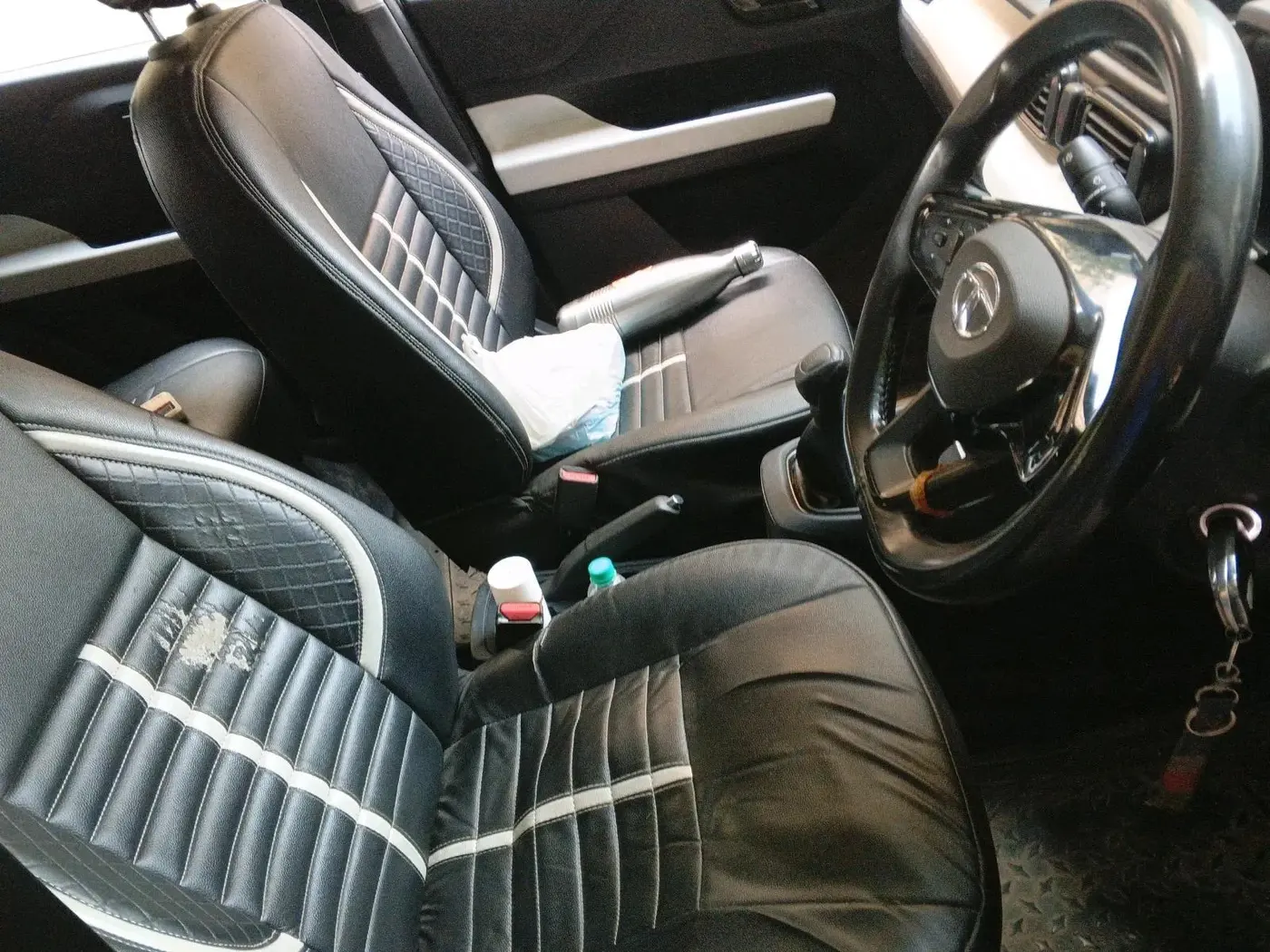 2023 Tata PUNCH PURE MT, Petrol, Manual, 84,152 km, interior