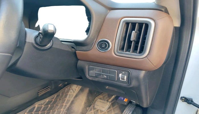 2023 Mahindra SCORPIO-N Z8 L DIESEL AT 2WD 7 STR, Diesel, Automatic, 63,326 km, interior