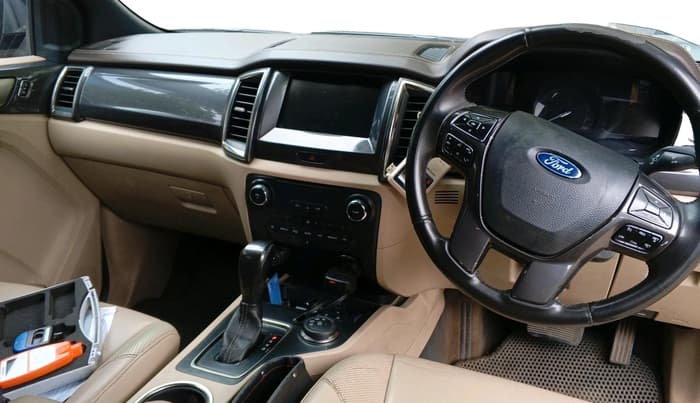 2016 Ford Endeavour TITANIUM 3.2 4X4 AT, Diesel, Automatic, 2,28,539 km, interior