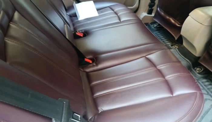 2021 Mahindra XUV300 W8 1.2 PETROL, Petrol, Manual, 65,567 km, interior