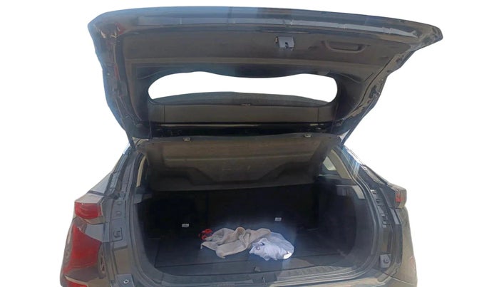 2020 Tata Harrier XZA PLUS 2.0L, Diesel, Automatic, 93,606 km, exterior