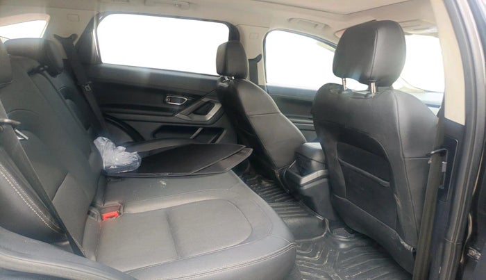2020 Tata Harrier XZA PLUS 2.0L, Diesel, Automatic, 93,606 km, interior